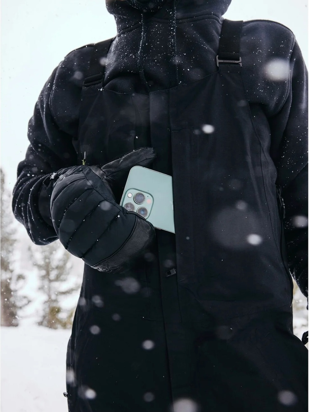 BURTON AK Kimmy Gore-Tex Stretch Snow Bibs - Picture 2 of 9